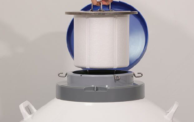 不蓋頸塞會(huì)導(dǎo)致液氮罐內(nèi)液氮純度降低嗎？